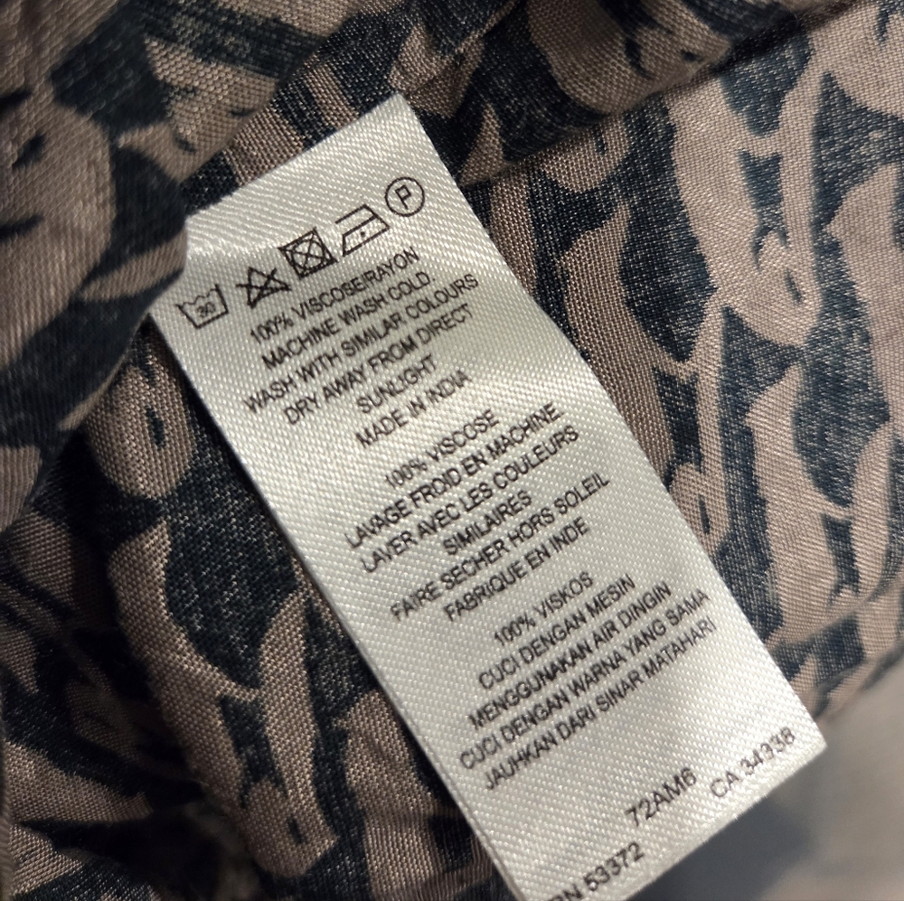 French Connection Fox Pattern Blouse - Picture 7 of 7